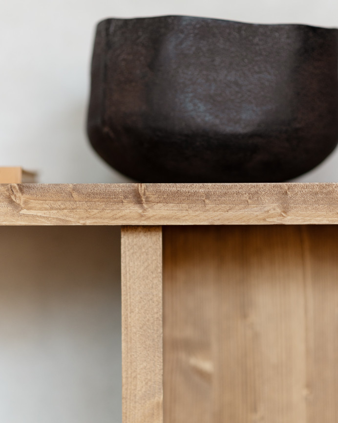 Solid wood console table in a medium oak tone measuring 120x80cm.