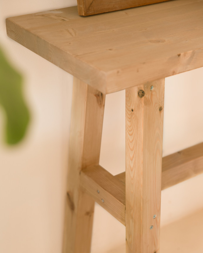 Solid wood console table in medium oak tone measuring 100x80cm.