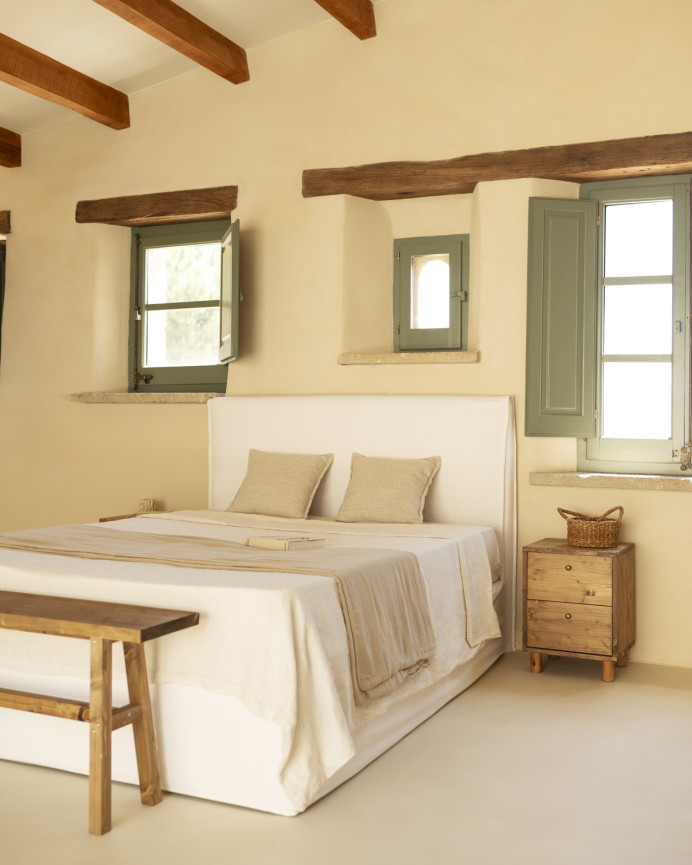Removable white linen bed base cover for mattresses of various sizes