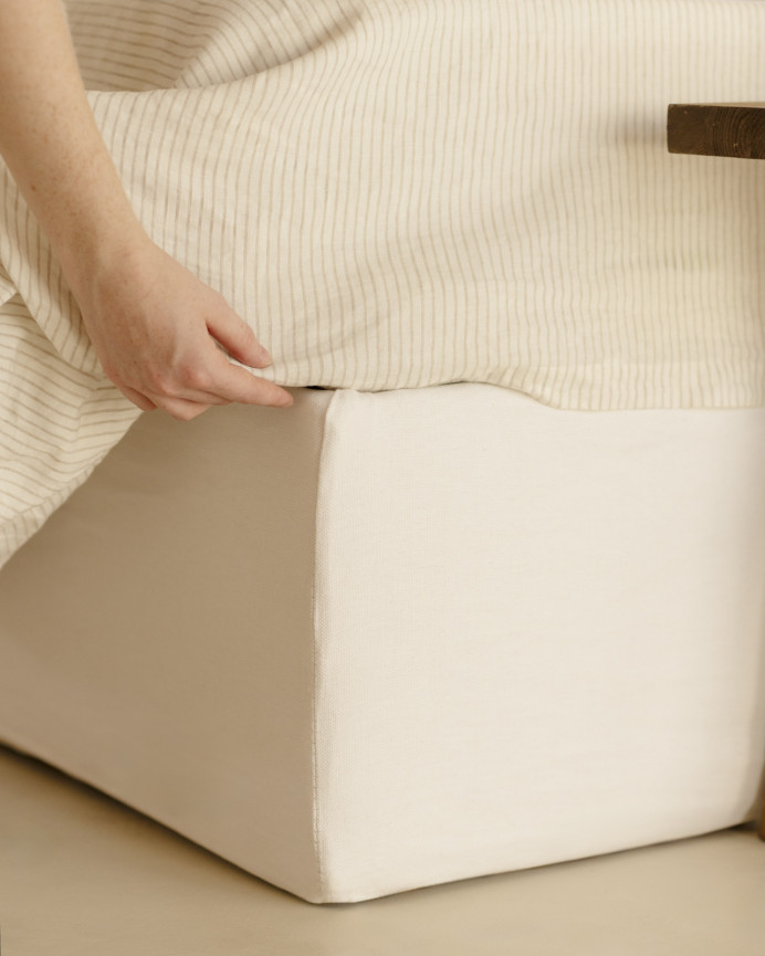 Removable white linen bed base cover for mattresses of various sizes