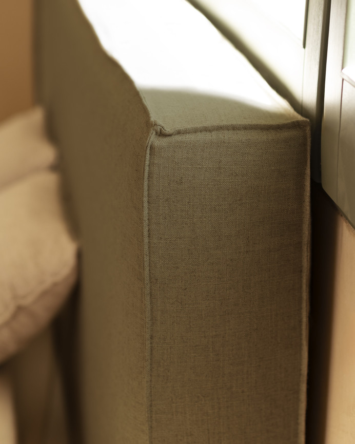 Removable green linen bed cover for mattresses of various sizes.