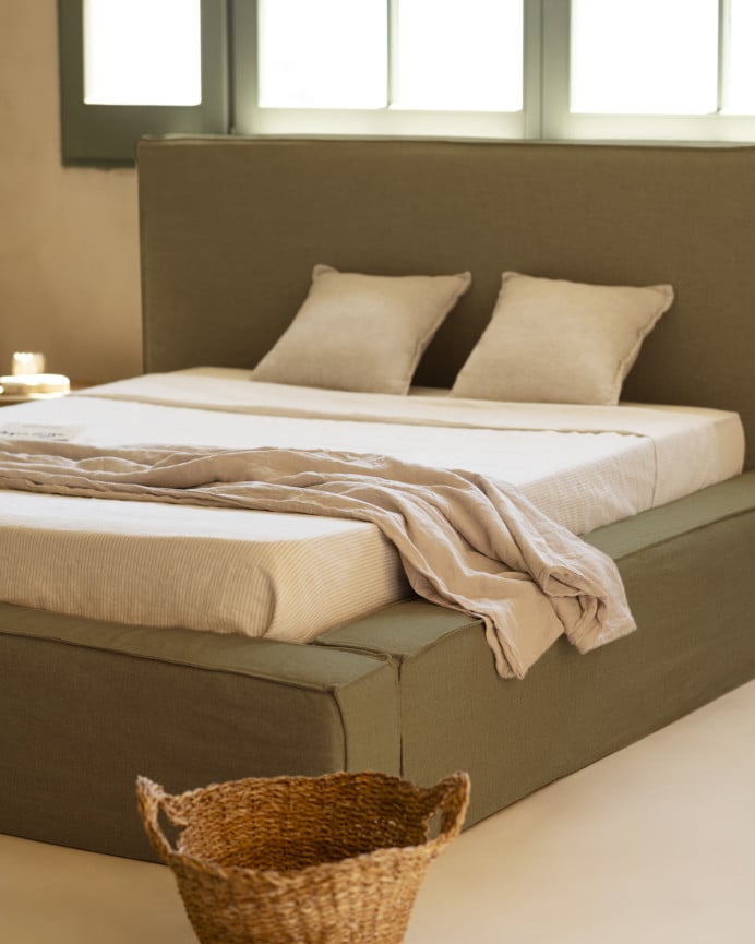 Removable green linen bed cover for mattresses of various sizes.