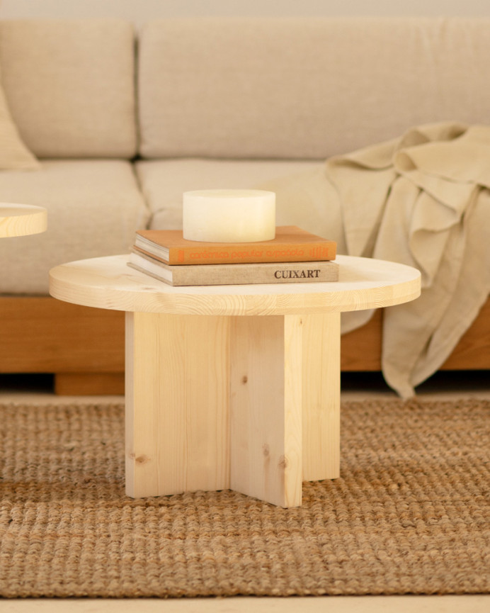 Pack of 2 solid wood round coffee tables in natural tone 80x80cm.