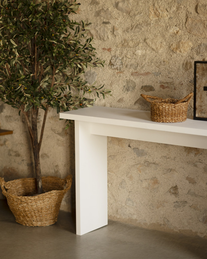 Solid wood console table in white tone, measuring 120x80cm.