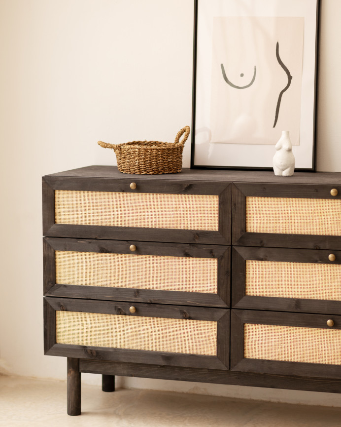 Solid wood and rattan dresser with six drawers in black tone, measuring 76x120cm.