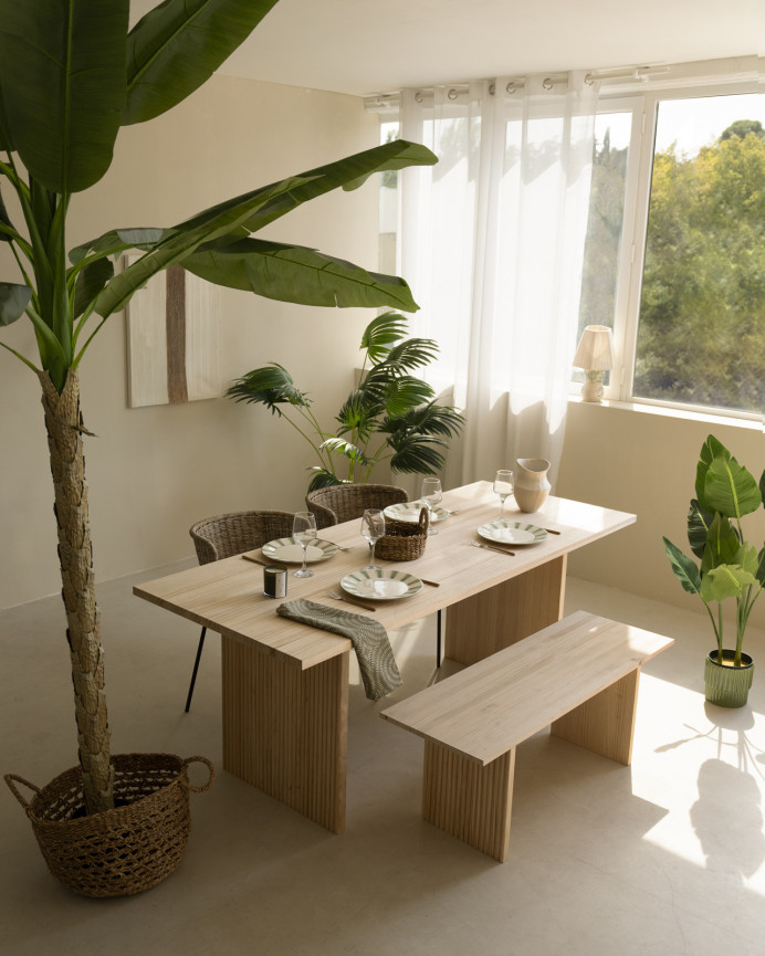 Solid wood bench in medium oak tone, 120cm.