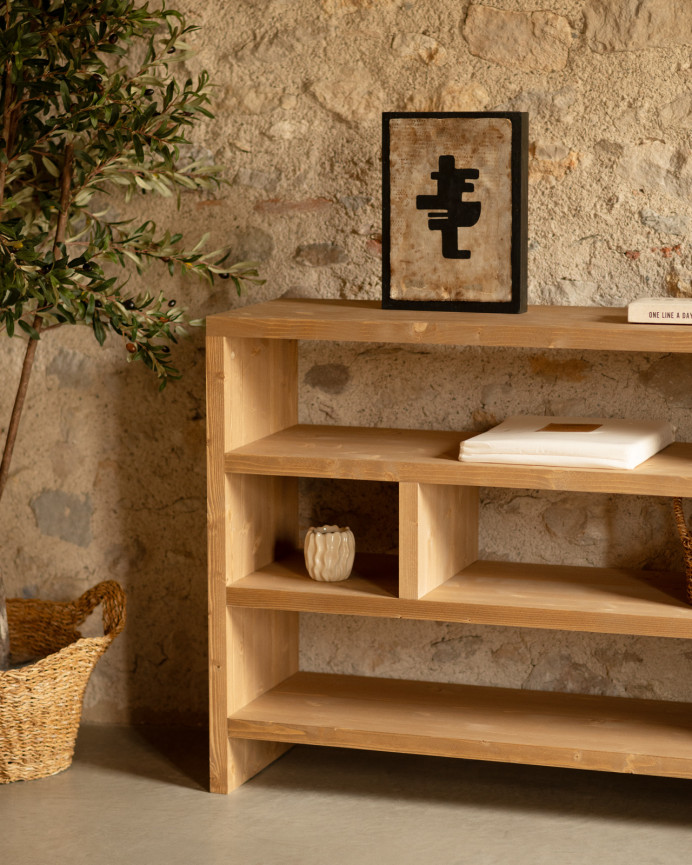 Solid oak wood shelf in a medium oak tone, measuring 80x140cm