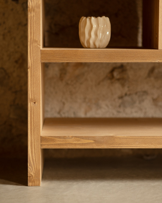 Solid oak wood shelf in a medium oak tone, measuring 80x140cm