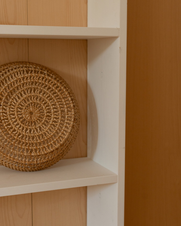 Solid wood shelf in white tone with 3 shelves.