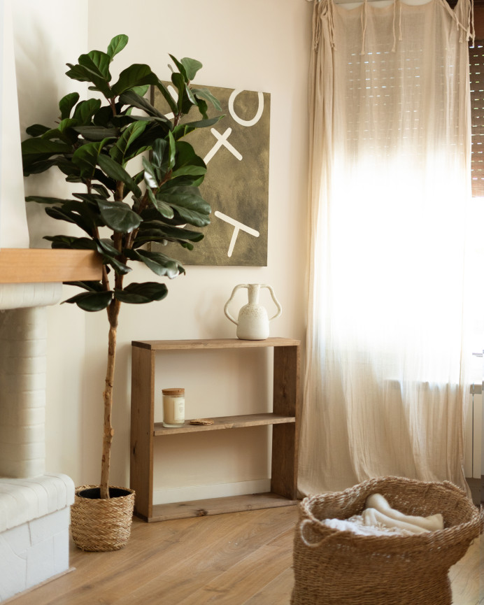 Solid dark oak wood shelf with 1 shelf