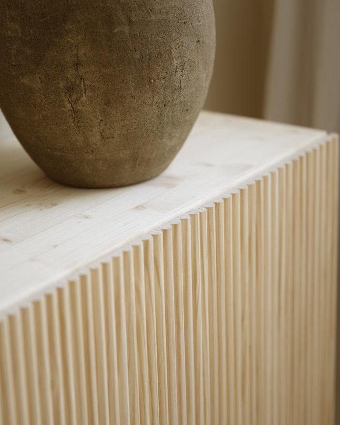 Spruce and pine wood sideboard in natural tone 152x42cm