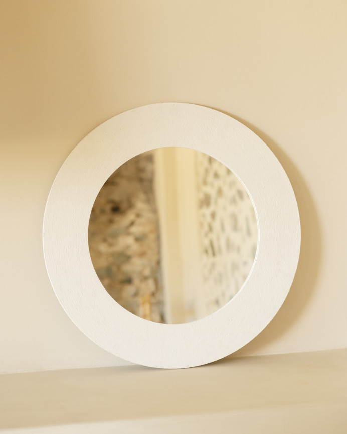 Round microcement mirror with a diameter of 90cm