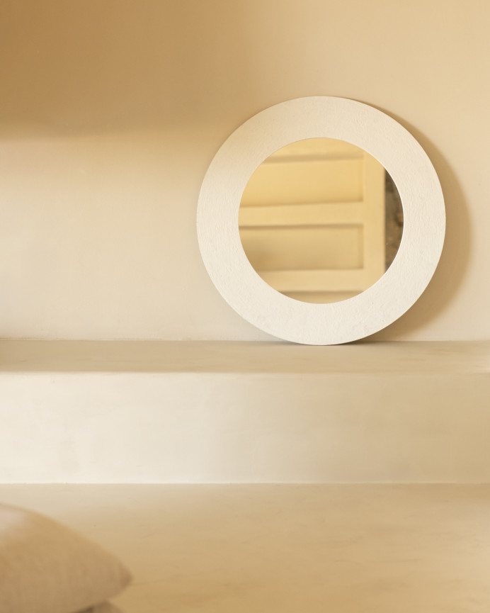 Round microcement mirror with a diameter of 90cm