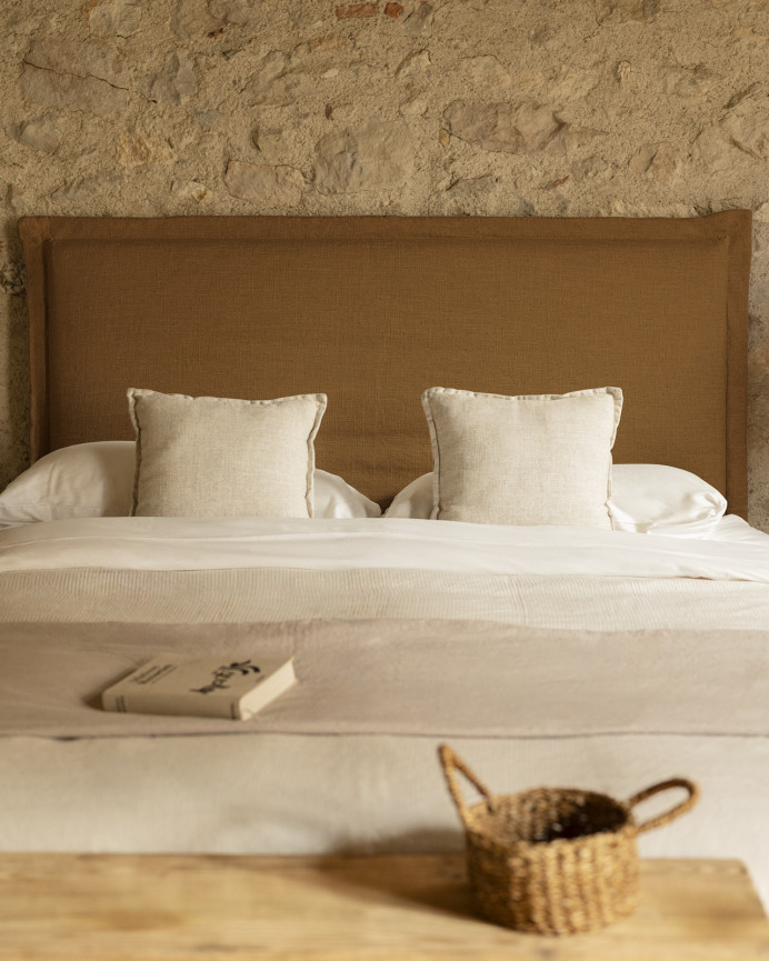 Upholstered headboard in removable terracotta linen in various sizes.