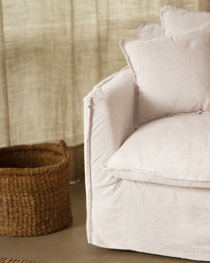 Removable white cotton and linen armchair cover, measuring 100x90cm.