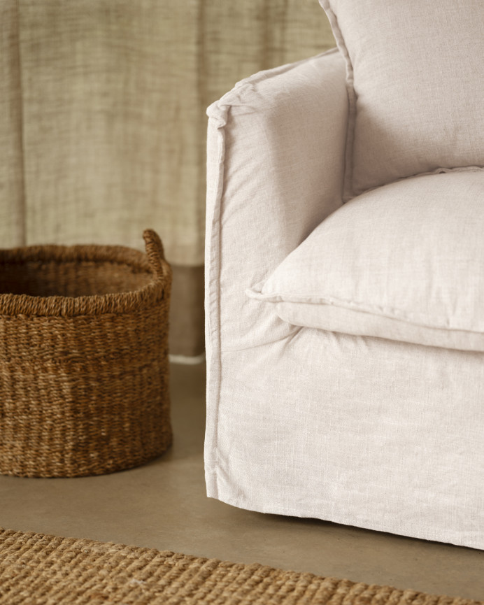 Removable white cotton and linen armchair cover, measuring 100x90cm.