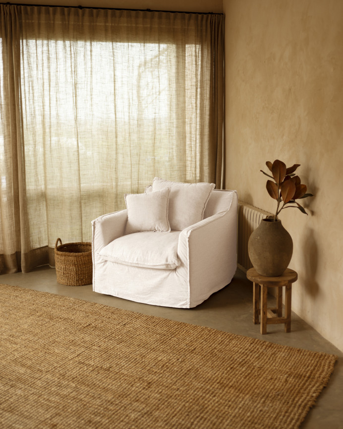 Removable white cotton and linen armchair cover, measuring 100x90cm.