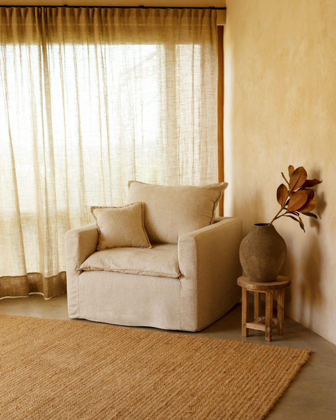 Removable cotton and linen armchair cover in beige tone measuring 109x96cm.
