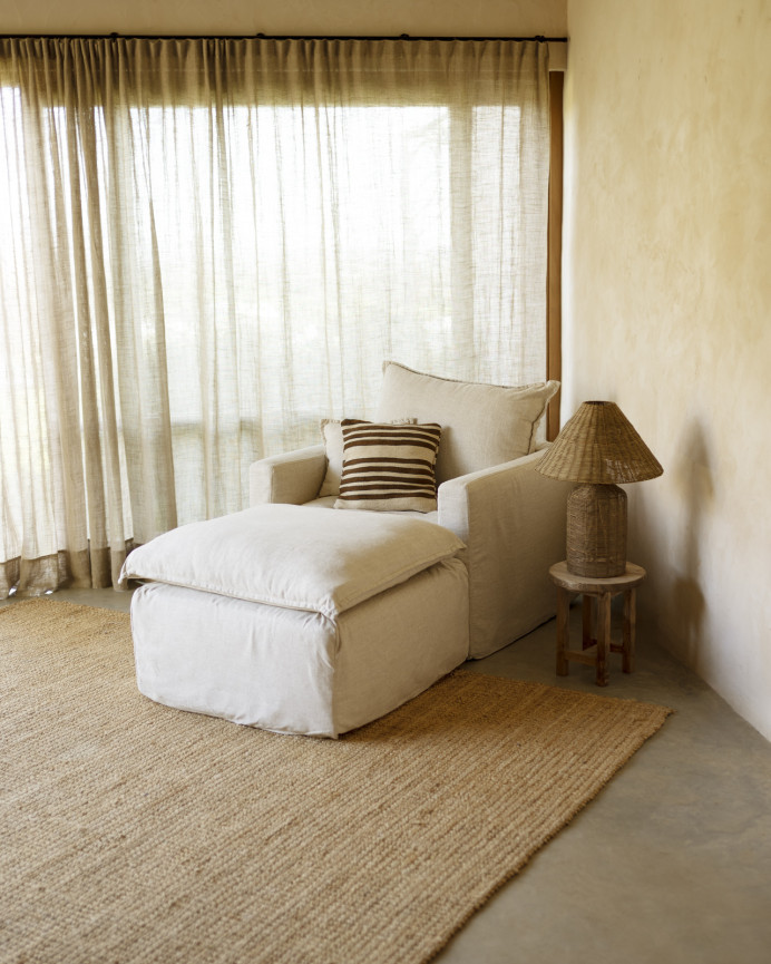 Removable cotton and linen armchair cover in beige tone measuring 109x96cm.