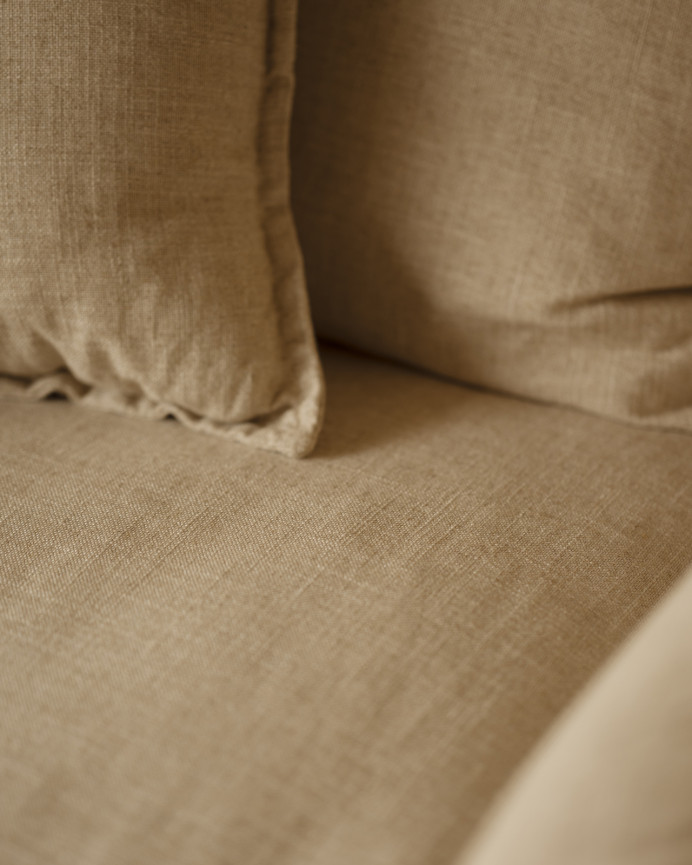 Cotton and linen removable beige armchair measuring 98x90cm.