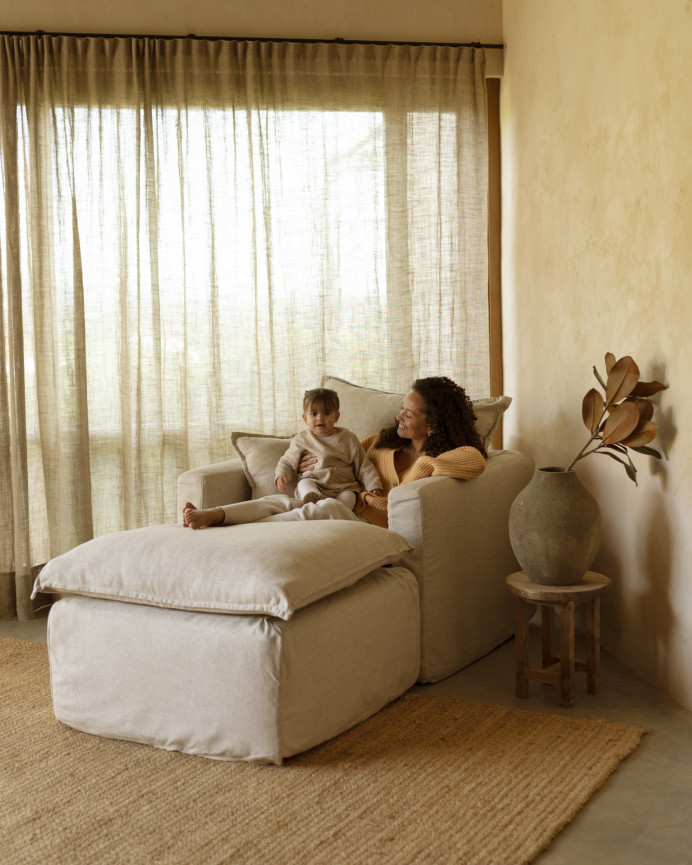 Removable beige cotton and linen armchair measuring 108x96cm.