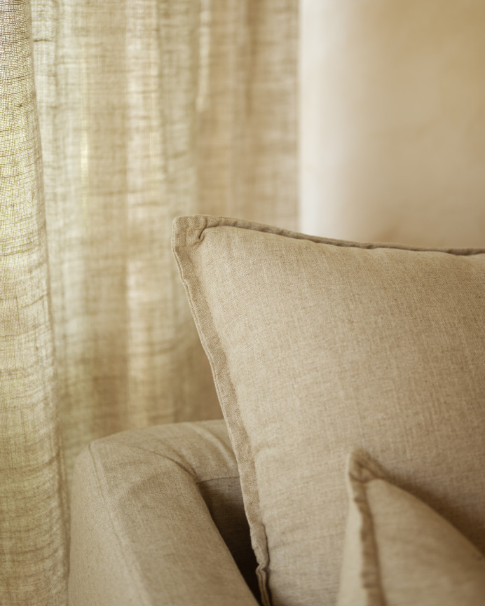 Removable beige cotton and linen armchair measuring 108x96cm.