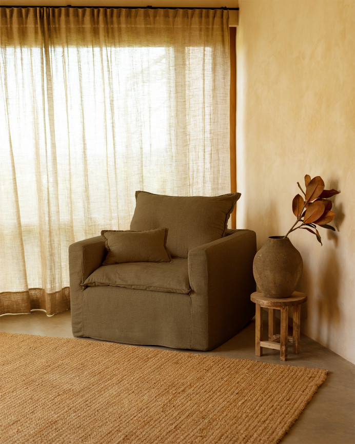 Removable cotton and linen armchair in green with measurements of 108x96cm.