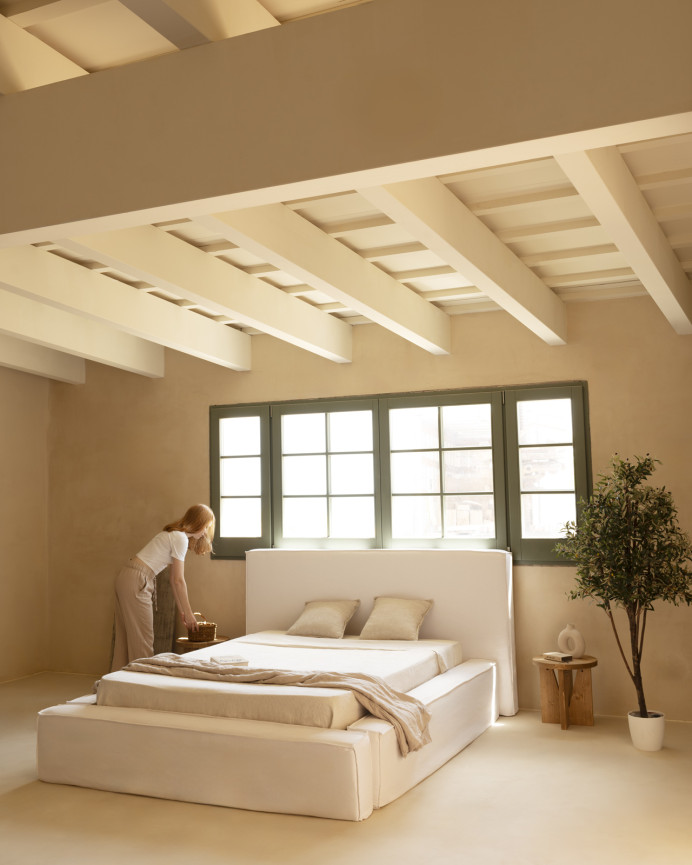Removable white linen bed for mattresses of various sizes