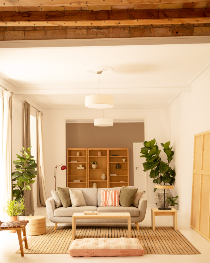 Solid wood coffee table in a natural tone measuring 110x45x35cm