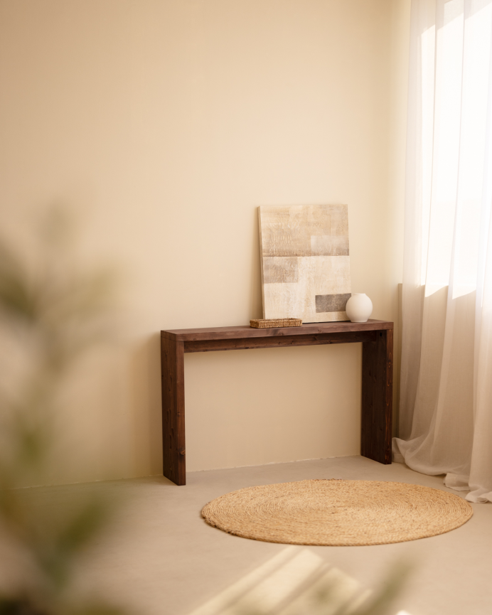 Solid walnut wood console table measuring 120x80cm.