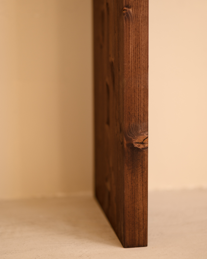 Solid walnut wood console table measuring 120x80cm.