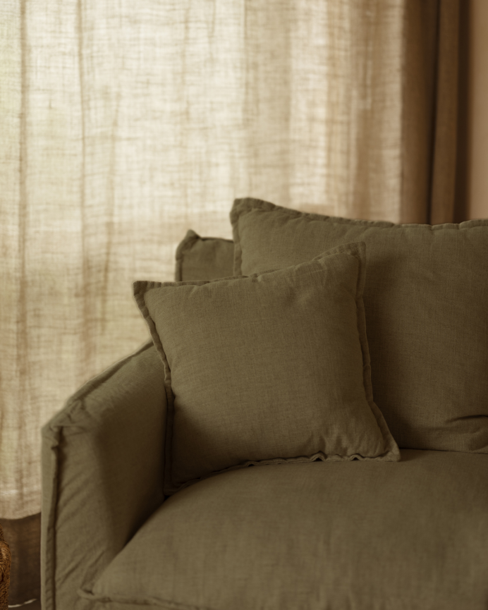 Cotton and linen armchair with removable cover in green shade, measuring 98x90cm.