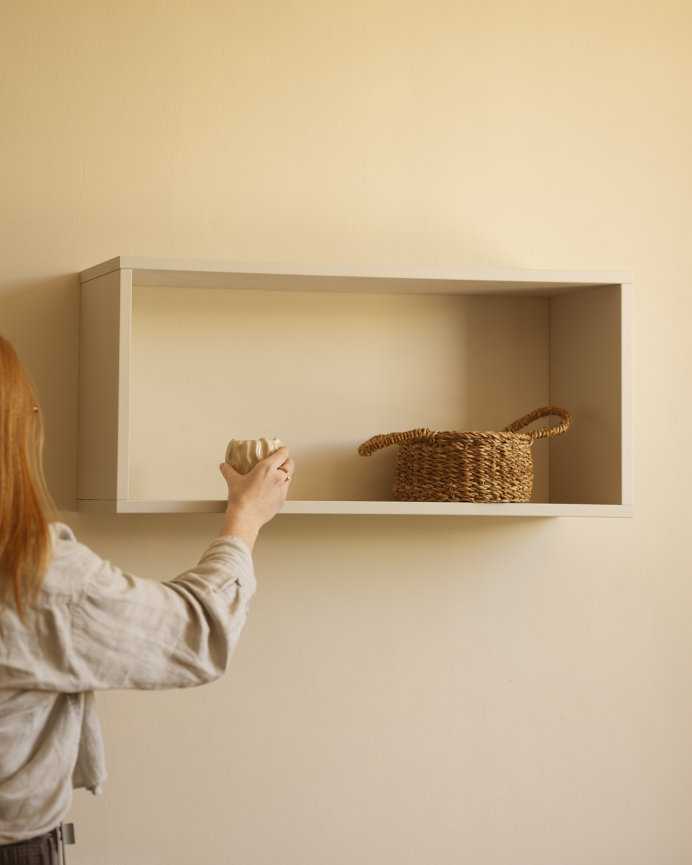 Auxiliary wooden shelf lacquered in a beige tone