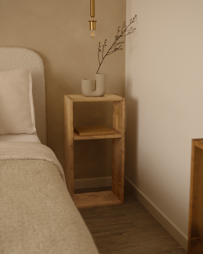 Solid wood auxiliary shelf in medium oak tone with 1 divider