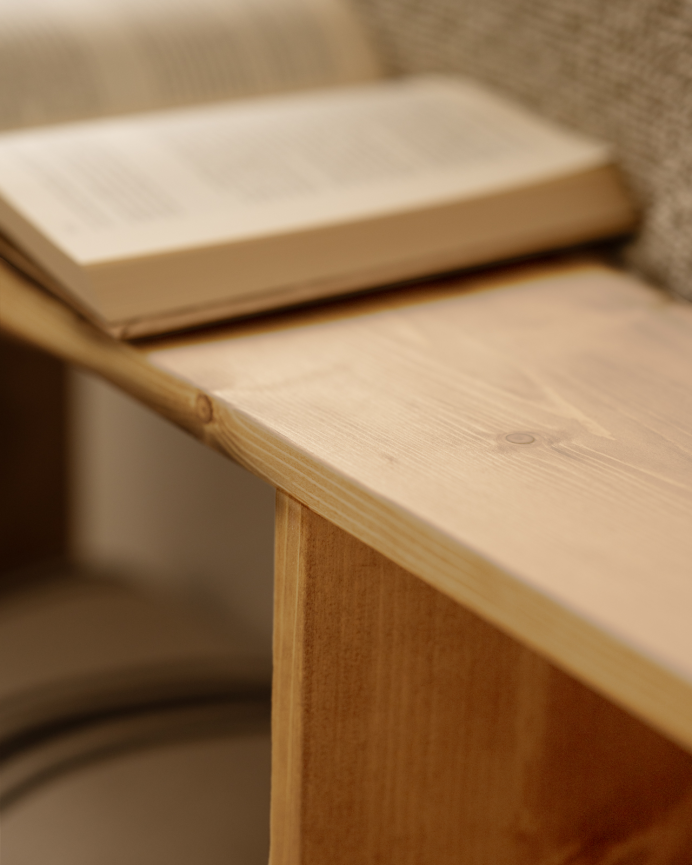 Solid wood auxiliary shelf in medium oak tone with 1 divider