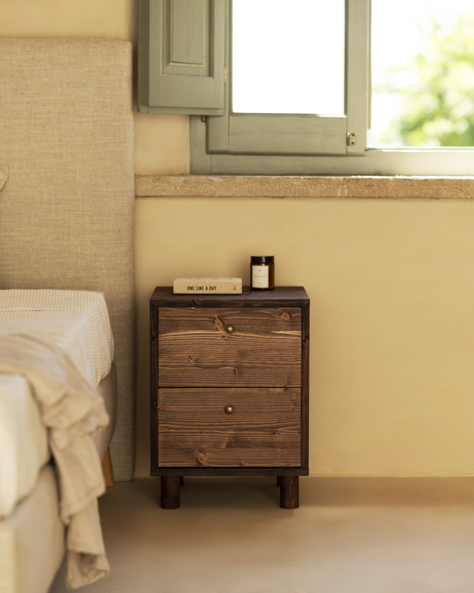 Set of 2 solid wood nightstands with two walnut-tone drawers, measuring 51x38cm.