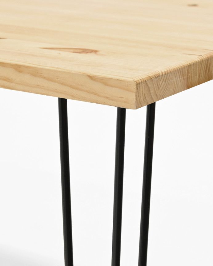 Mesa de comedor de madera maciza acabado natural con patas de hierro negras de varias medidas