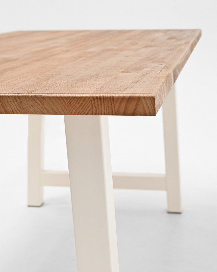 Mesa de comedor de madera maciza acabado roble oscuro con patas de hierro blancas de varias medidas