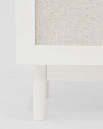 Armario de madera maciza y tejido de lino en tono blanco de 180x80cm