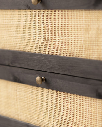 Cómoda de madera maciza y rafia con seis cajones en tono negro de 76x120cm