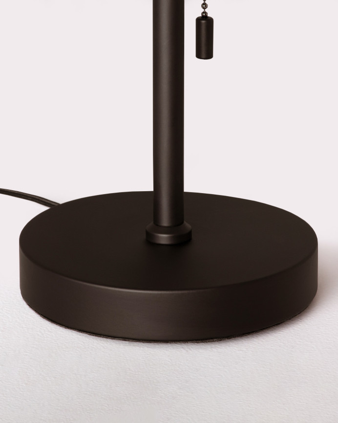 Lámpara de mesa de metal en color negro de 39x20cm