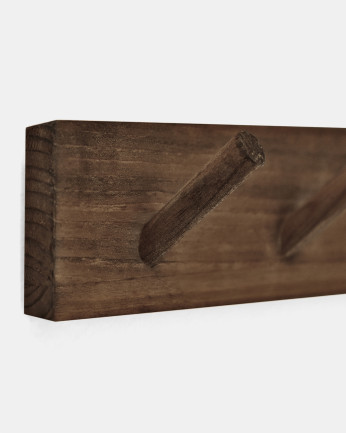 Colgador de pared de madera maciza en tono nogal de 26x5cm