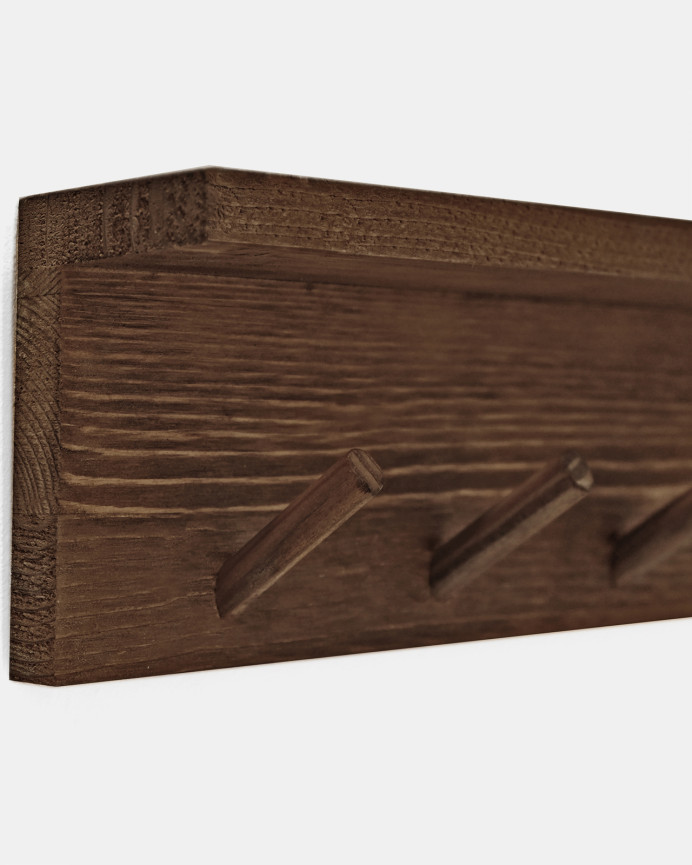 Colgador de pared de madera maciza en tono nogal de 61x9,5cm