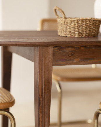 Mesa de comedor de madera maciza ovalada en tono nogal de varias medidas