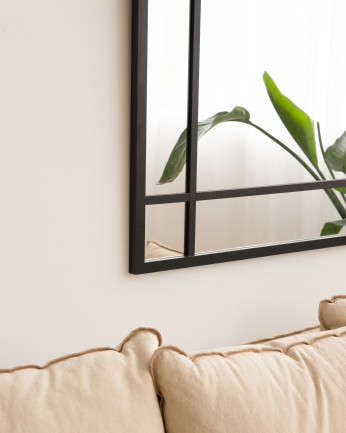 Espejo rectangular de pared tipo ventana elaborado con madera de acabado negro