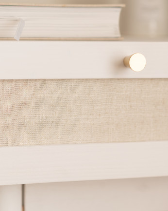 Mesita de noche de madera maciza y lino con un cajón en tono blanco de 40x45cm