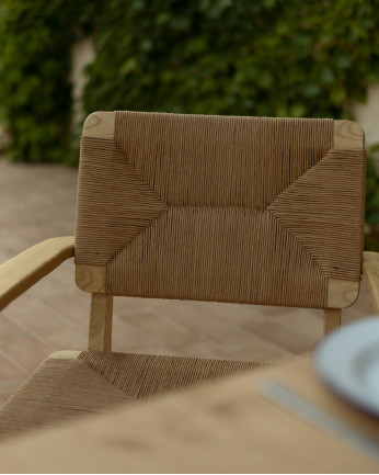 Butaca con estructura de madera de olmo y asiento de fibra natural de 84x83cm