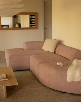 Sofá de 3 módulos curvo con chaise longue de bouclé color rosa 320x172cm