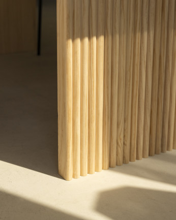 Banco de madera maciza en tono roble medio de 120cm