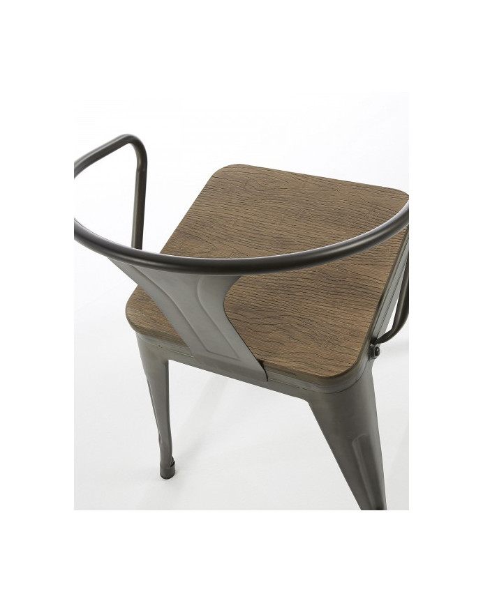 Sillas con brazos en acero en acabado con pintura electroestática y asiento en bambú de 80x51cm